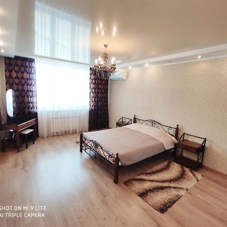 كييف Panoramic View Lux Apartment On Metro Osokorky المظهر الخارجي الصورة