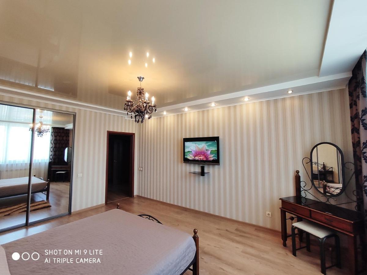 كييف Panoramic View Lux Apartment On Metro Osokorky المظهر الخارجي الصورة